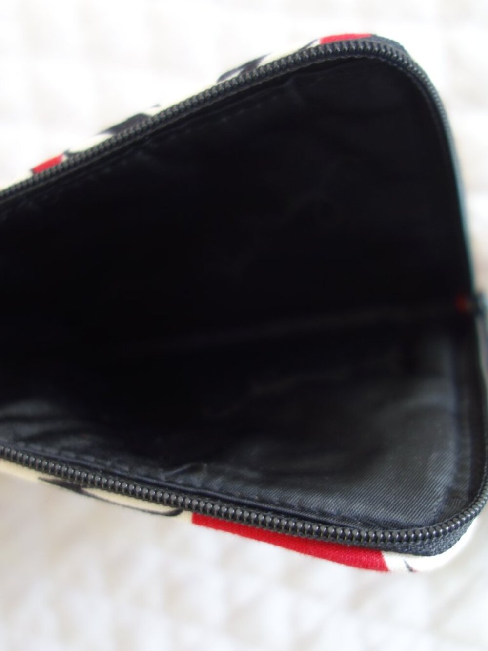 VERA BRADLEY Red White Black Floral Bi-Fold Wallet / Credit Card Holder - Picture 6 of 7